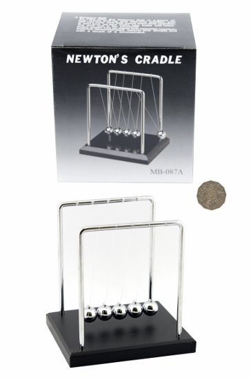 NEWTON CRADLE W/BASE 15X14CM NEWTON CRADLE W/BASE 15X14CM